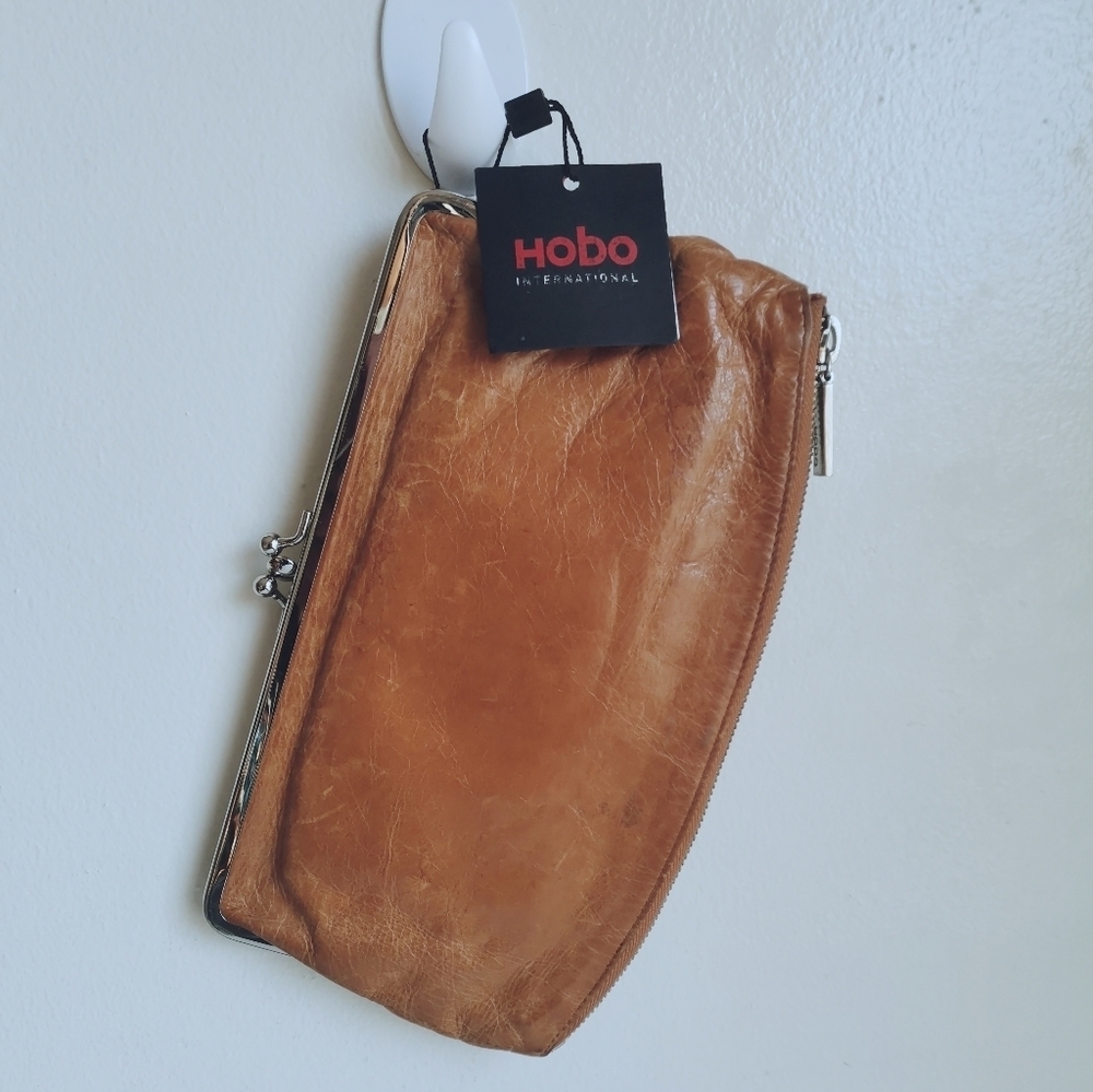 🍒 HOBO MAVIS CLUTCH /WALLET UNIQUE DISTRESSED CARAMEL RARE!! NWT!!